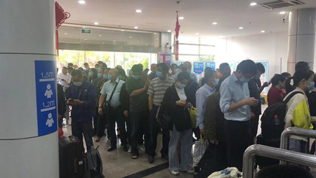 五一車站1_副本.jpg 五一車站1_副本.jpg